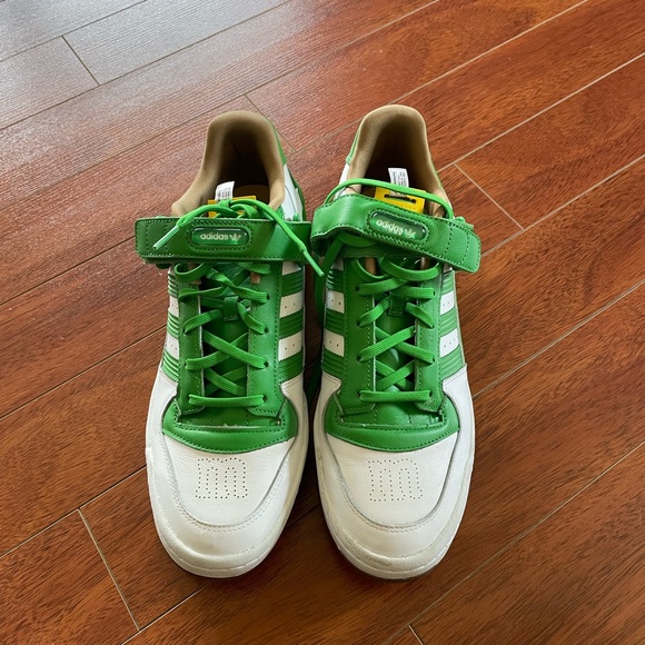 Adidas Originals Men's Green M&M'S BRAND FORUM LOW 84 SHOES GY6314 - Picture 2 of 4